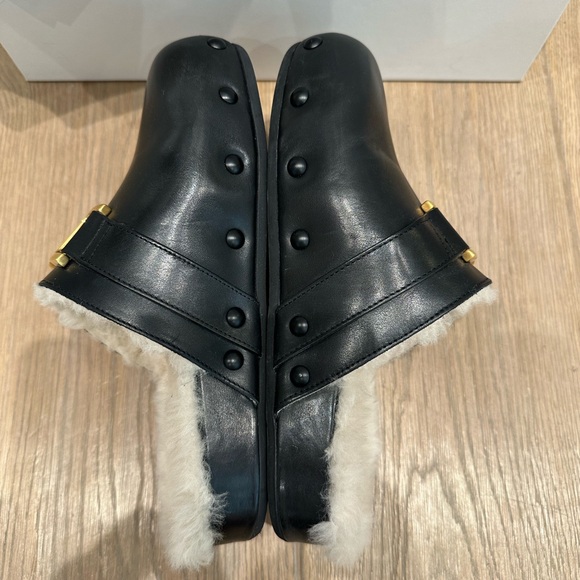 Chloé Marcie Shearling Black Leather Clogs with Gold Accent - Picture 9 of 13